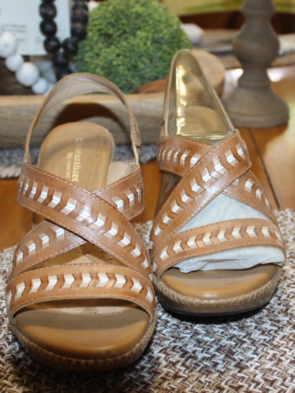 NWOT Naturalizer Oasis Leather Wedge Sandals 9 WIDE STUNNING!! - Picture 8 of 11